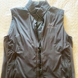 Arc'teryx Black Atom SL Insulated Vest Size Medium